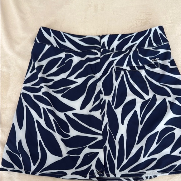 Vineyard Vines Navy& White skirt - Picture 3 of 5